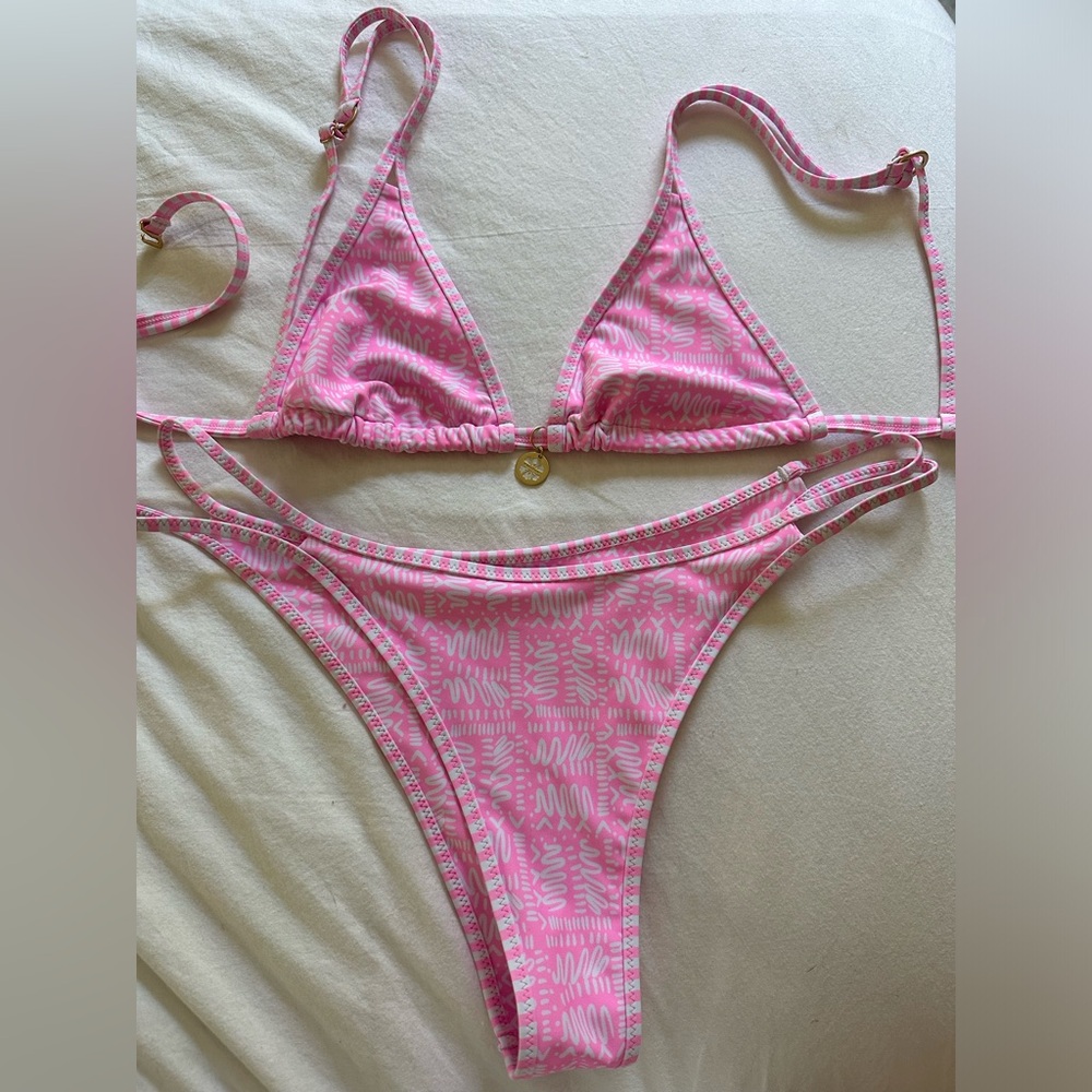 Kulani Kinis set